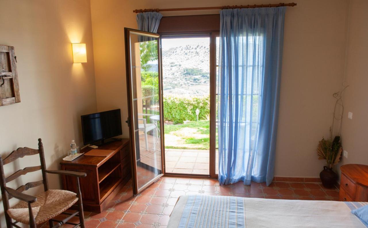 Hotel Cortijo De Salia Alcaucin Ngoại thất bức ảnh